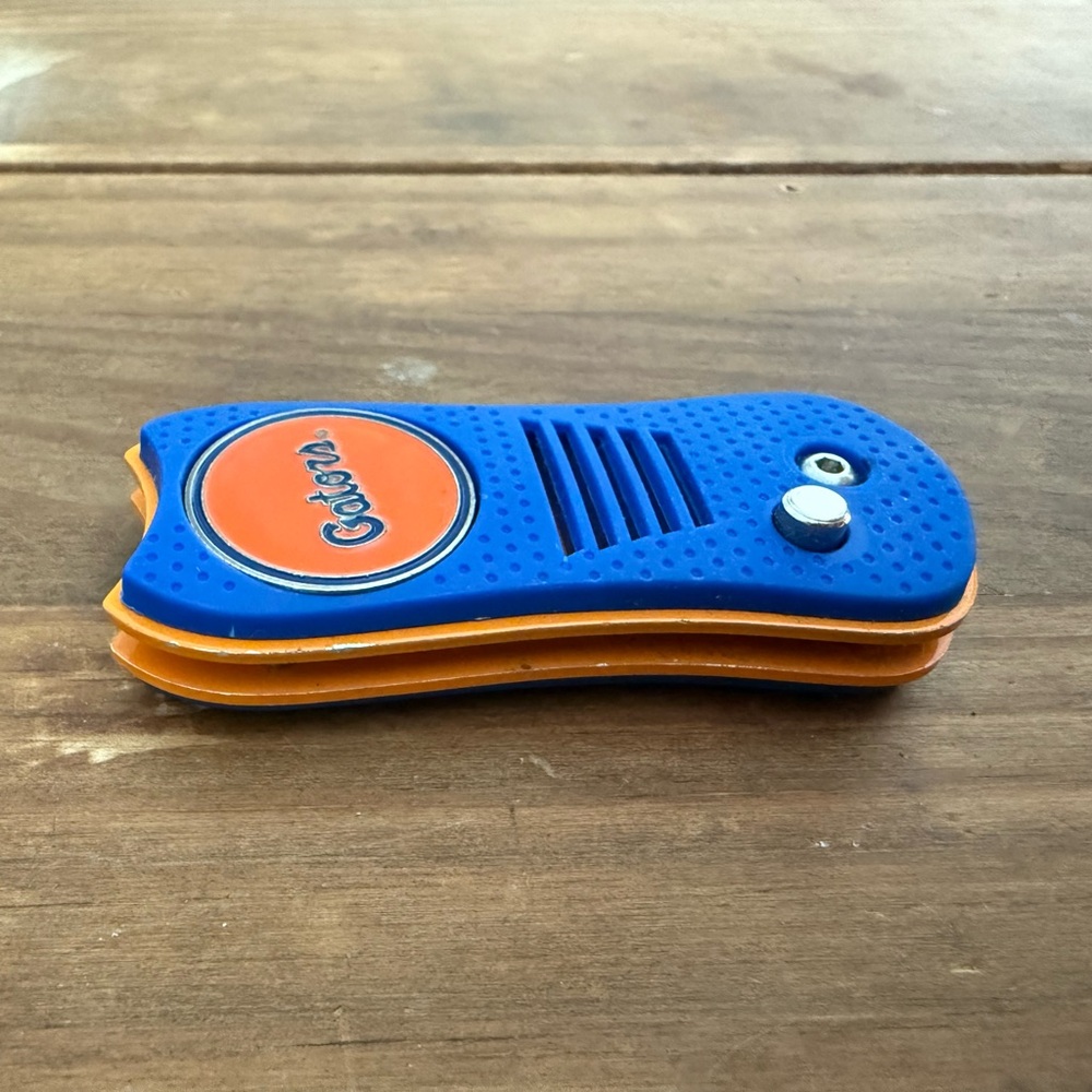 Florida Gators divot fixer and ball marker